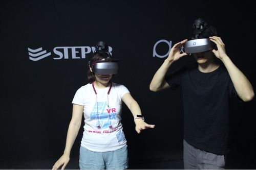 多人交互式VR，带你进入全新的社交体验