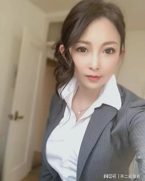 人妻熟女一二三区夜夜爱，网友：探索爱的多样性