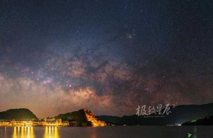  星空无痕MV免费观看：探索音乐与视觉的完美结合